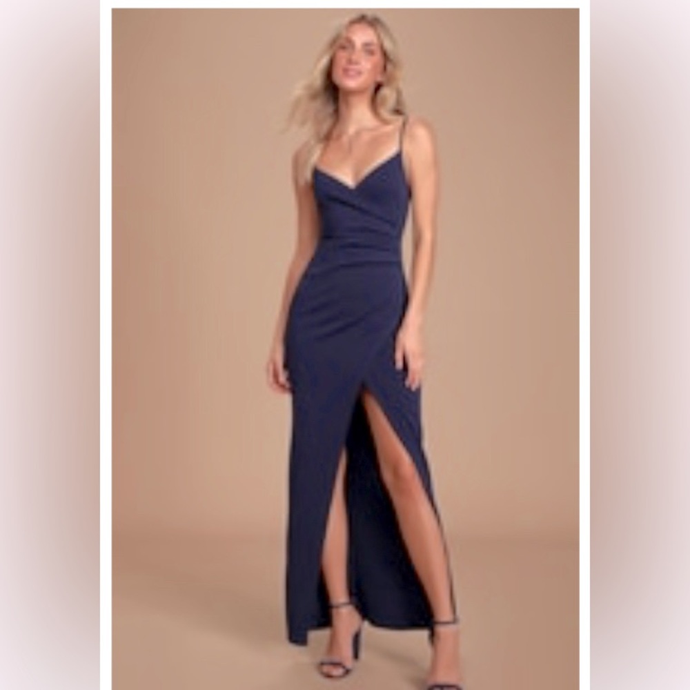 Beautiful Navy Maxi Prom Dress, never worn but threw out tags.
